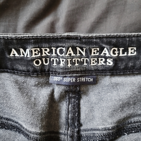 American Eagle Hi Rise Shorts - Picture 2 of 5